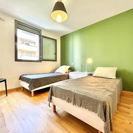 3 Pieces Renove Avec Balcon, Ascenseur Et Garage En Plein Centre D'annecy - Fr-1-432-85 Lejlighed *